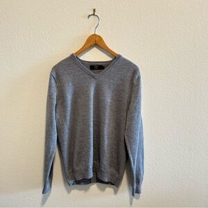 J. Crew Men's heather grey merino wool V-Neck Sweater